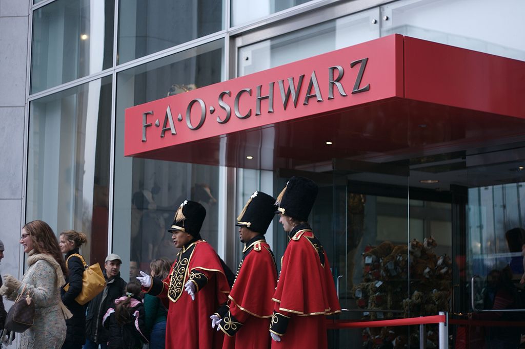 Fao Schwarz, il negozio di “Mamma ho perso l’aereo” apre a Milano