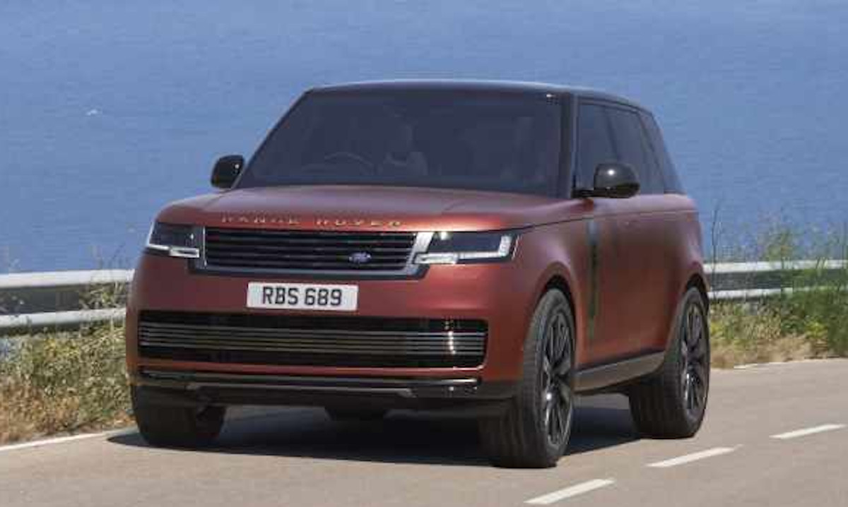 Nuova Range Rover: lussuosa e tecnologica. Fino a 100 km in elettrico