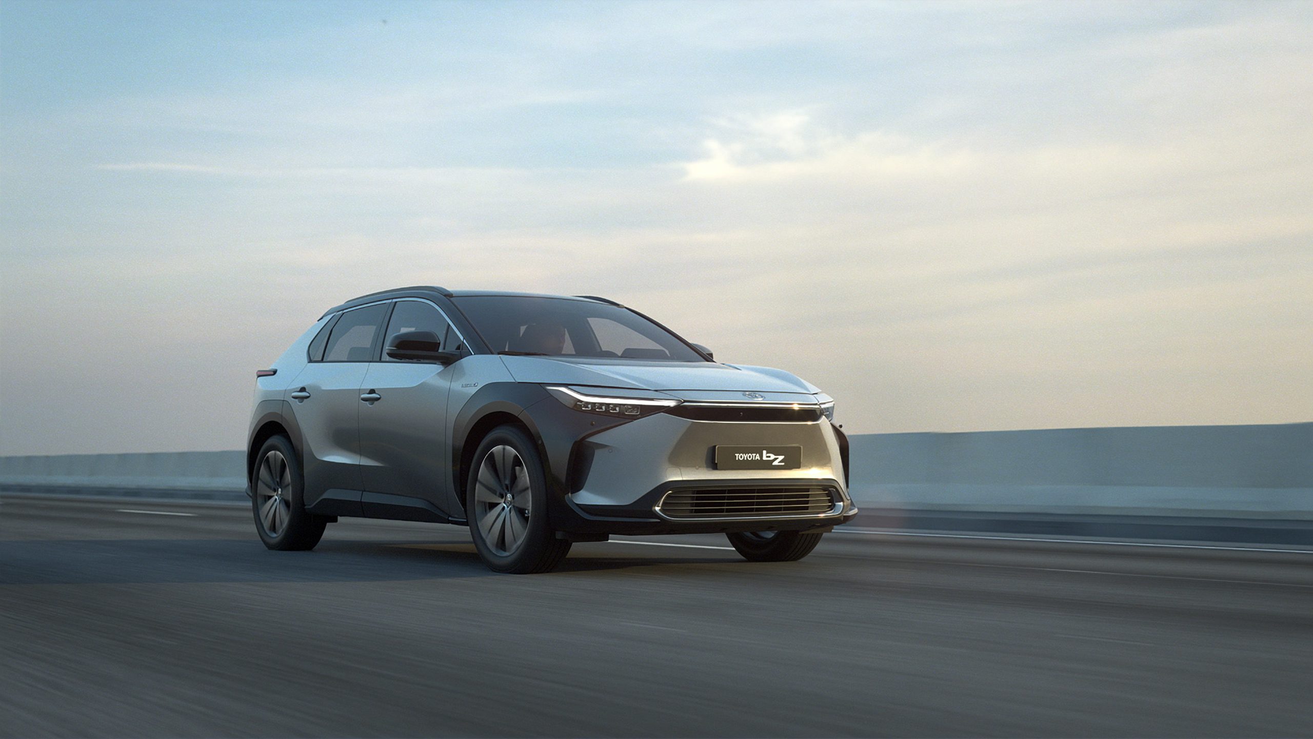 Toyota bZ4X, l’elettrica alla giapponese con il volante “joke” come Tesla