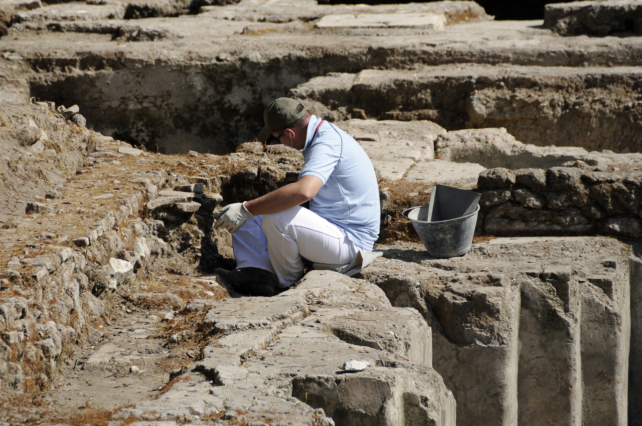 Regno Unito: scoperto un mosaico romano in un campo contadino