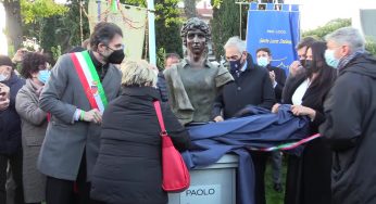 Prato, busto di Paolo Rossi a un anno dalla morte: “È nel cuore di tutti”