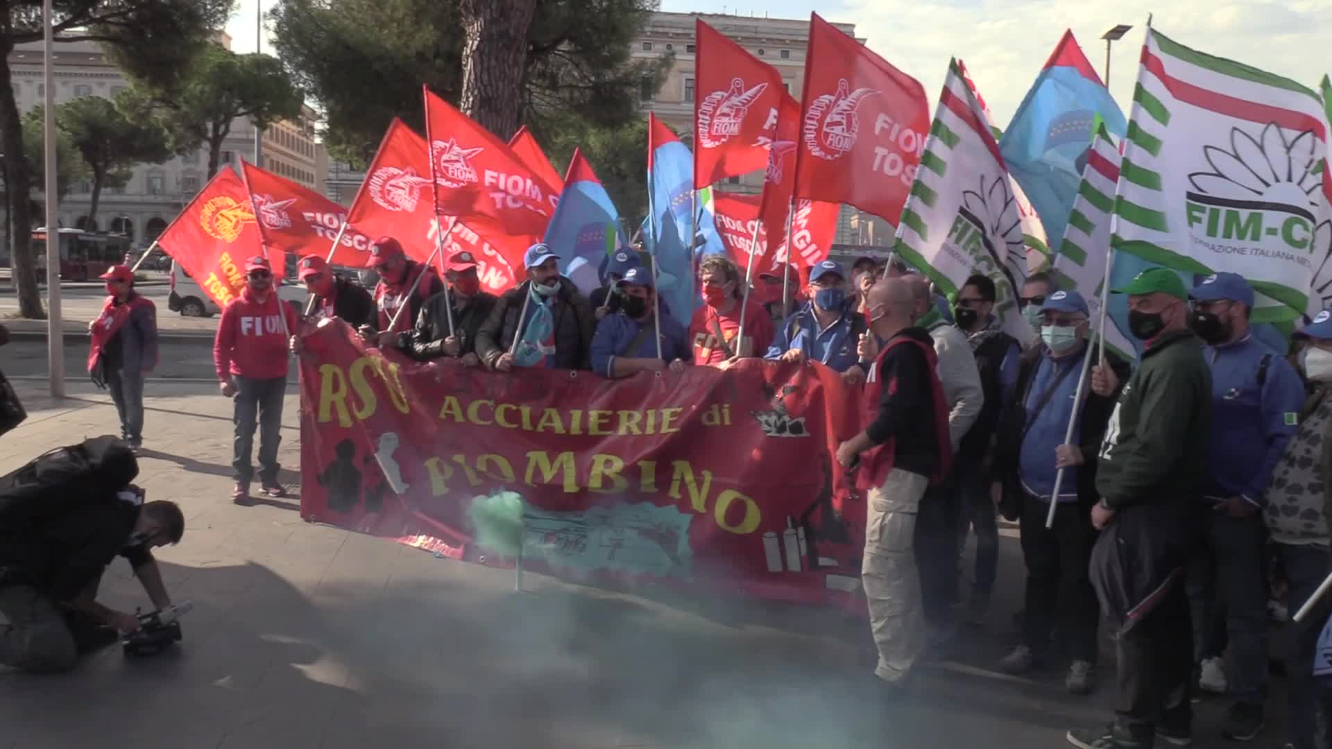 Roma, lavoratori ex Ilva e Jsw in corteo: "Stanchi delle promesse"