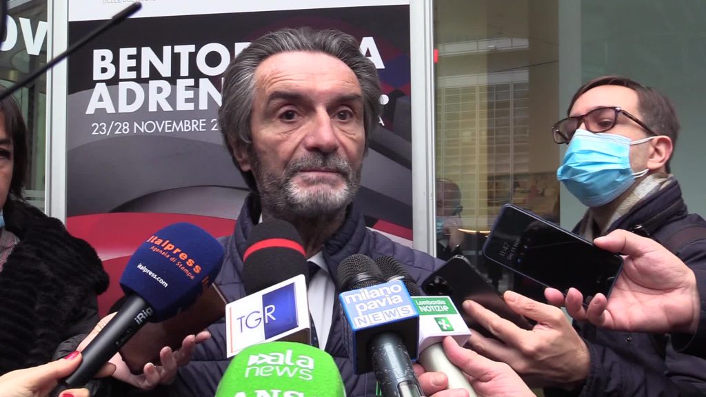 Vaccini, Fontana: "Convincere le persone a fare la terza dose"