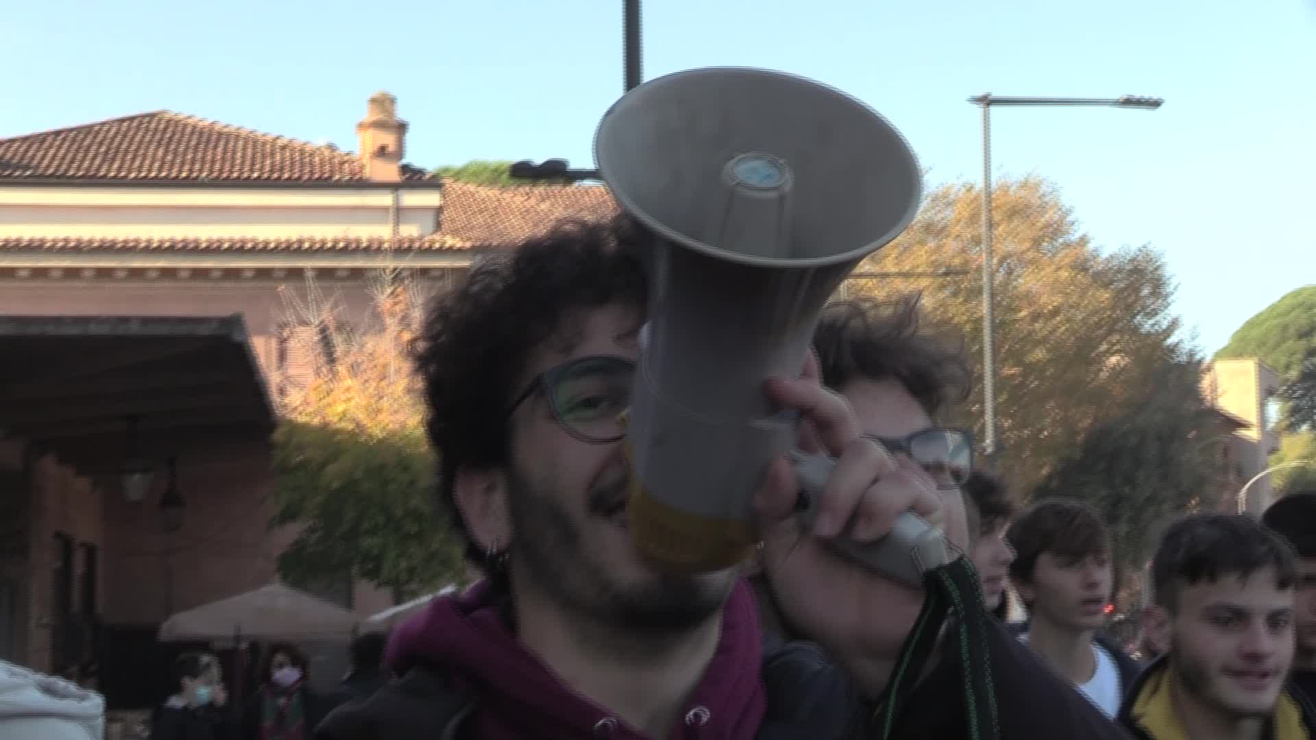 Scuola, la protesta degli studenti: "La politica non ci considera"