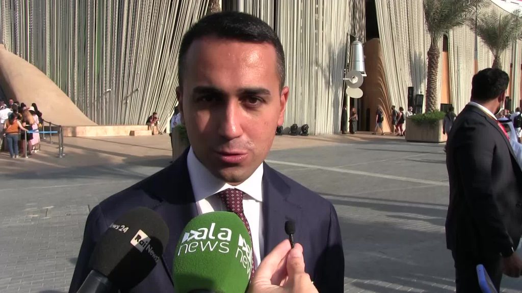 Rdc, Di Maio: "Contenti delle parole di Berlusconi, ora spieghi agli alleati"