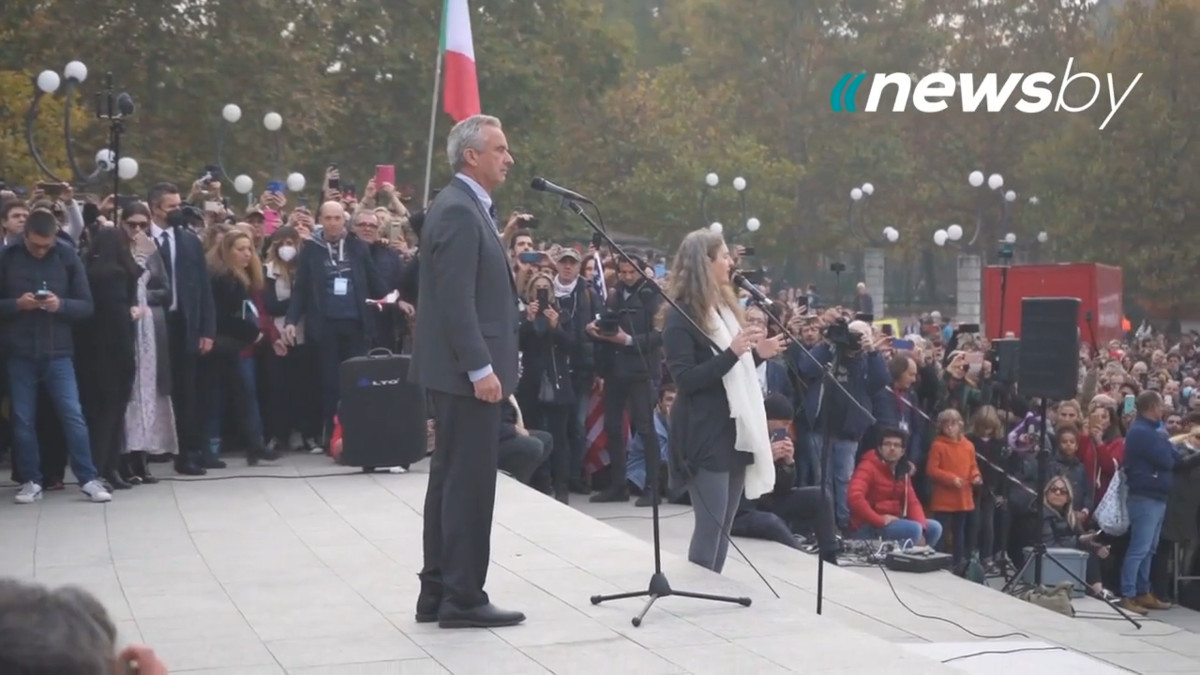 No Green Pass in piazza a Milano con Bob Kennedy Jr. Corteo anche a Roma