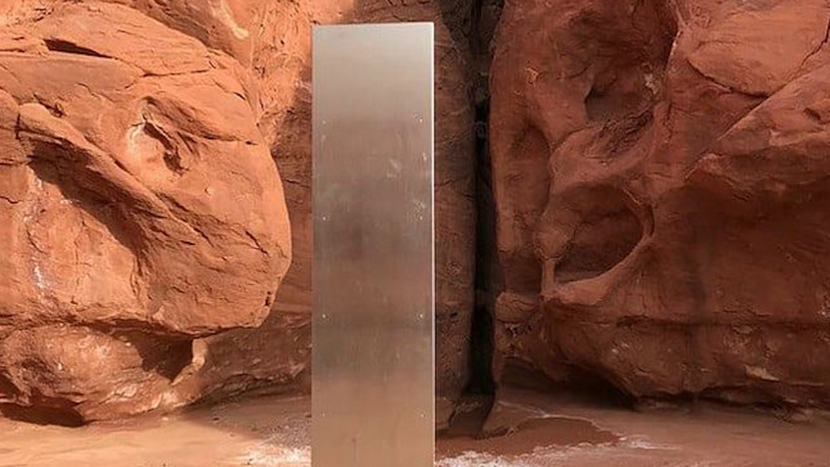 Monolito nel deserto, un anno dopo: la verità sulla misteriosa scoperta