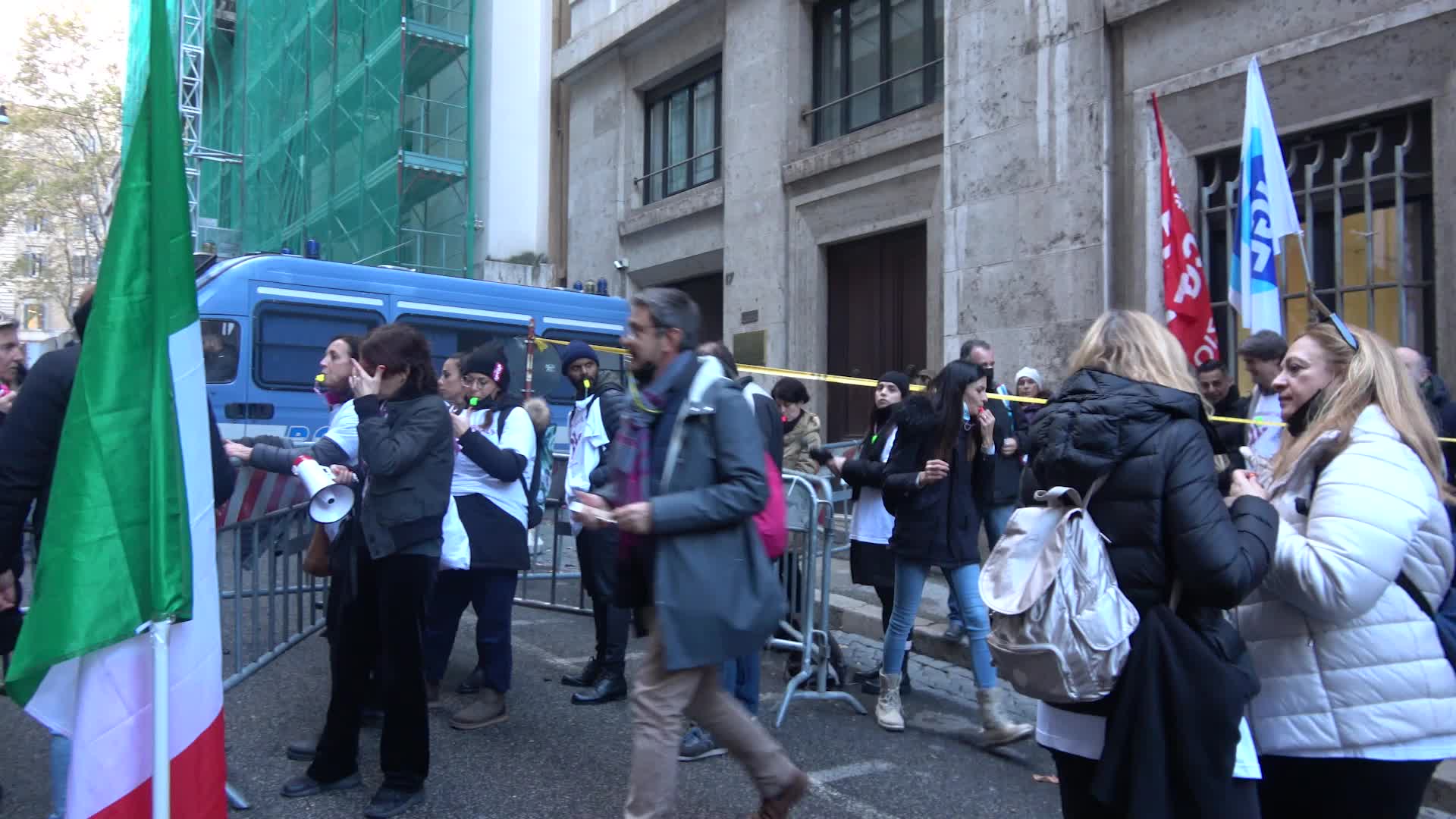 Air Italy, in 1.322 a rischio licenziamento. Proteste al Mise, interviene Bruxelles