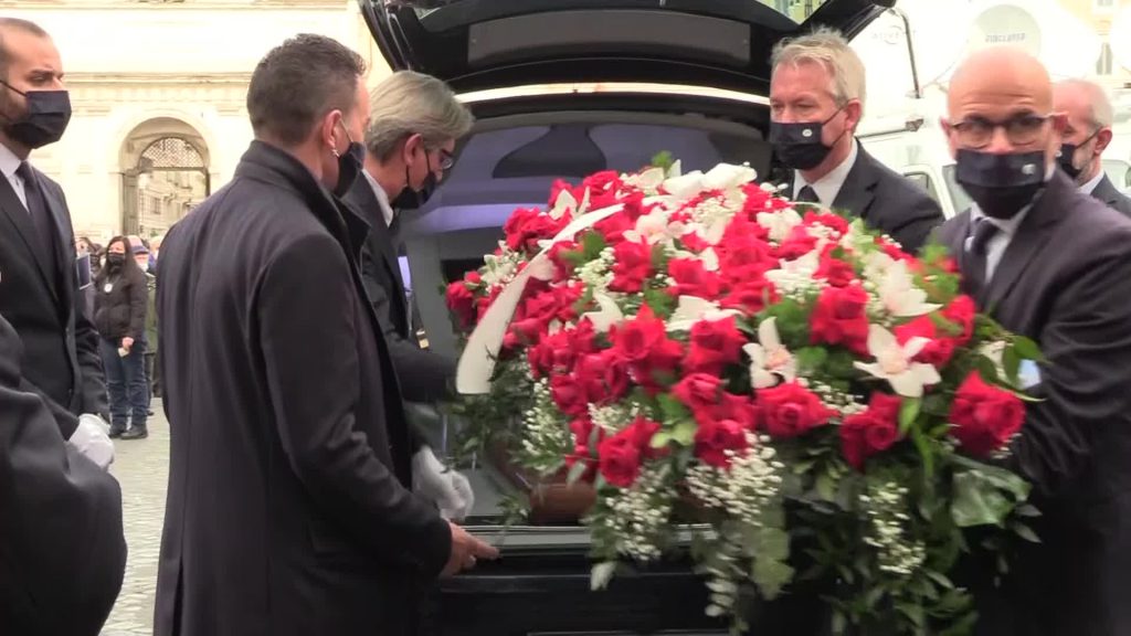 Lina Wertmuller, applausi e lacrime a Roma per l'ultimo saluto - VIDEO