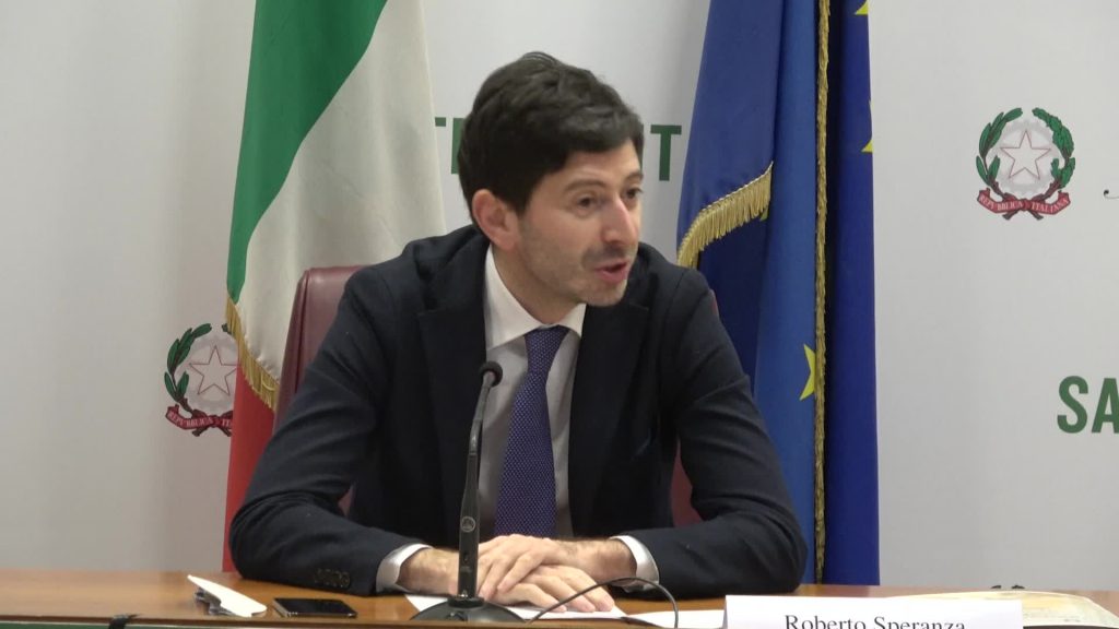 Decreto Covid, Speranza: "Obbligo vaccinale per over 50"