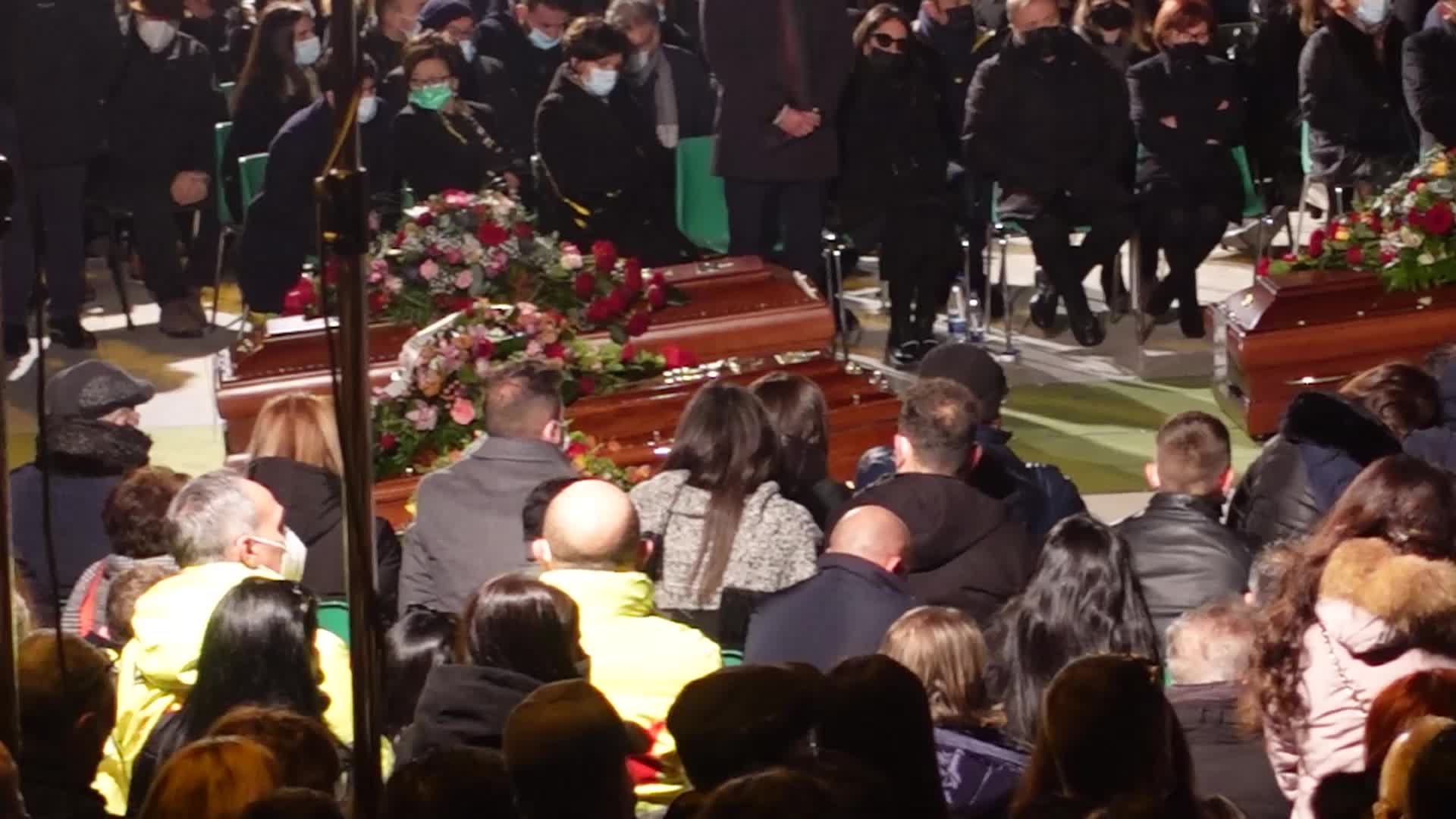 Ravanusa, le immagini dei funerali delle vittime della strage