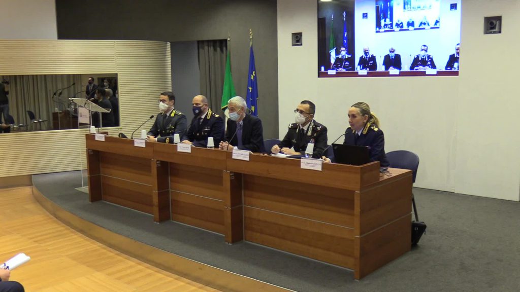 Polizia, il bilancio 2021: arrestati 1.400 latitanti in 74 Paesi