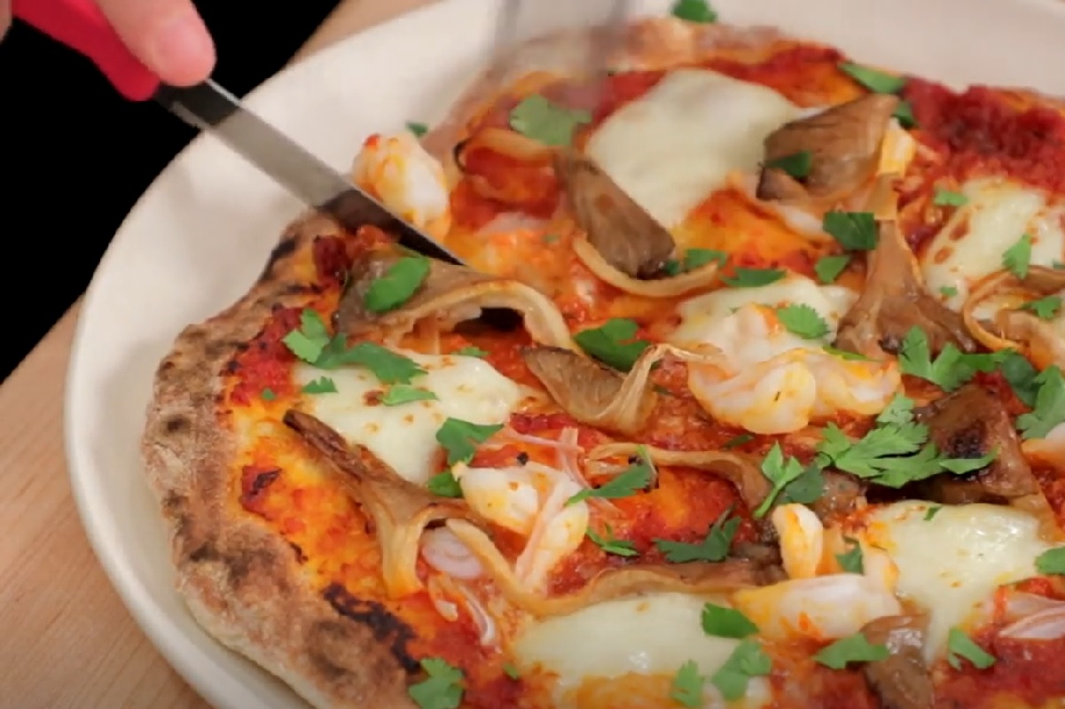 Pizza Tom Yum, la ricetta thailandese