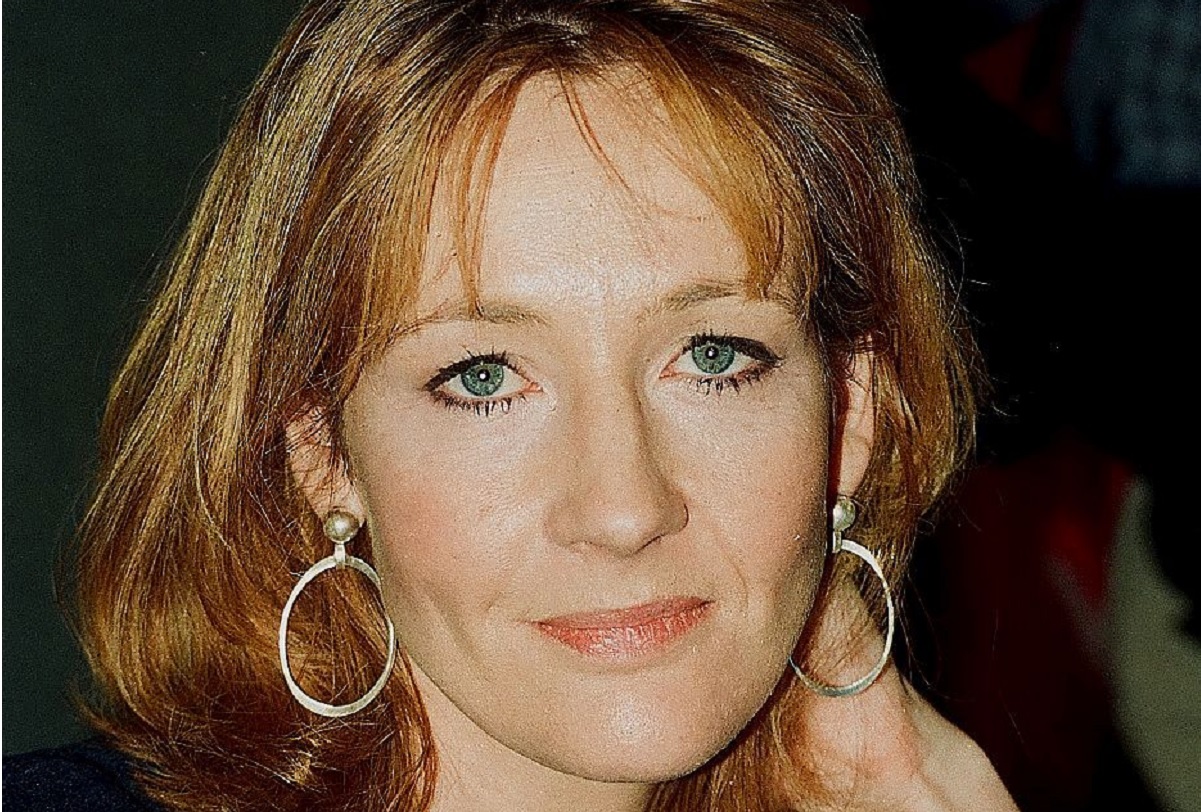 J.K. Rowling accusata di transfobia