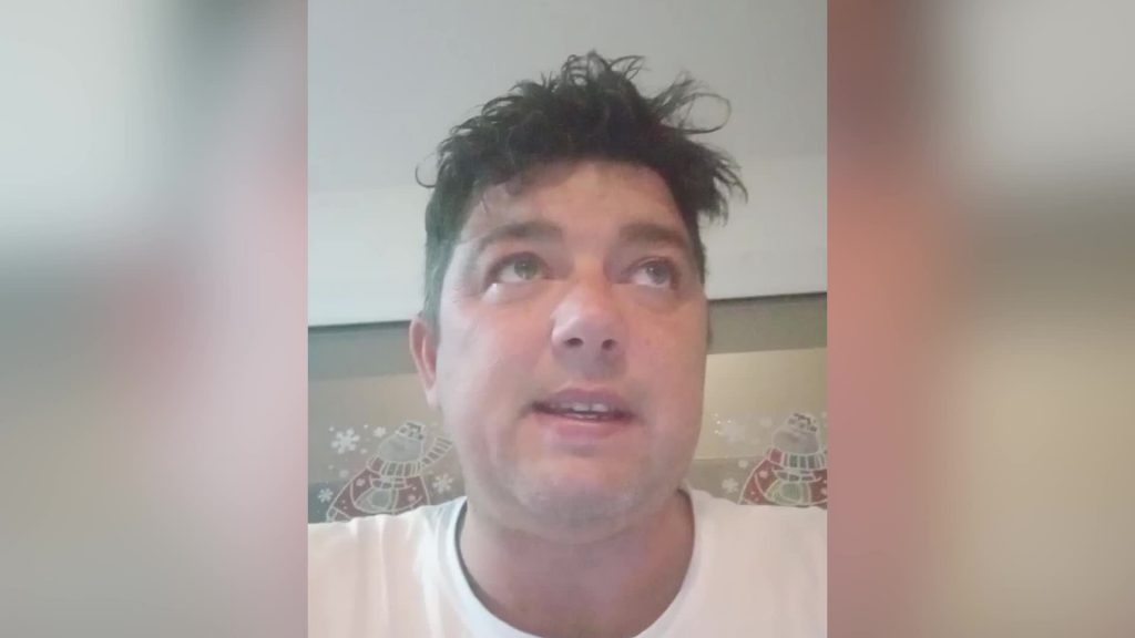 Covid, il leader No green pass Puzzer: "Sono positivo, in quarantena a casa"