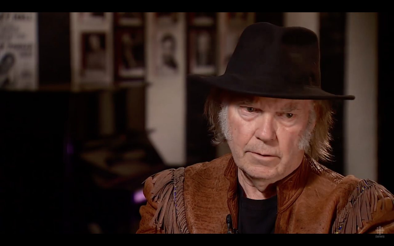 Perché Spotify sta cancellando le canzoni di Neil Young (su sua richiesta)?
