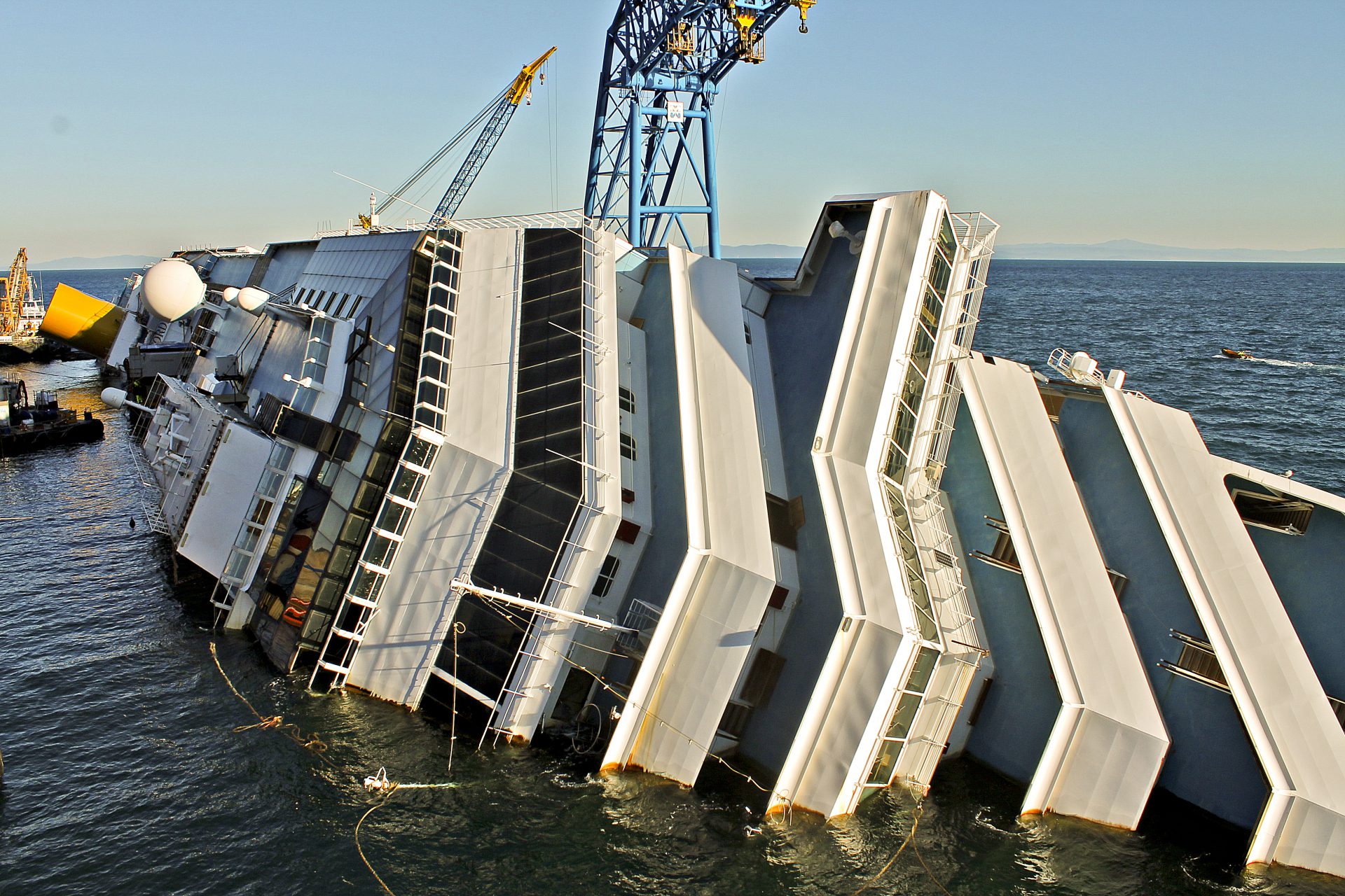 Costa Concordia, dieci anni dopo: cosa rimane di quel naufragio
