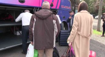 Ucraina, pullman in partenza da Roma: chi torna dai familiari e chi parte per combattere