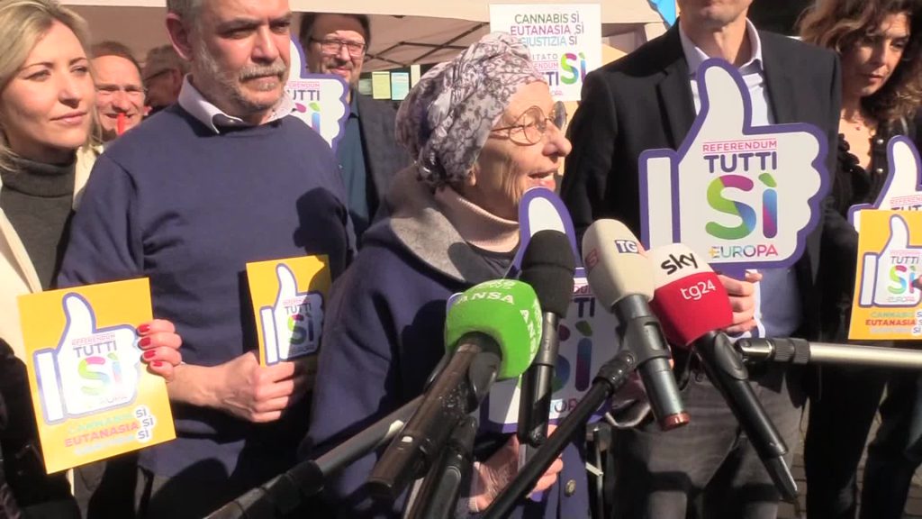 Referendum, Bonino: "Banchetti in tutta Italia in attesa decisione Corte Costituzionale"