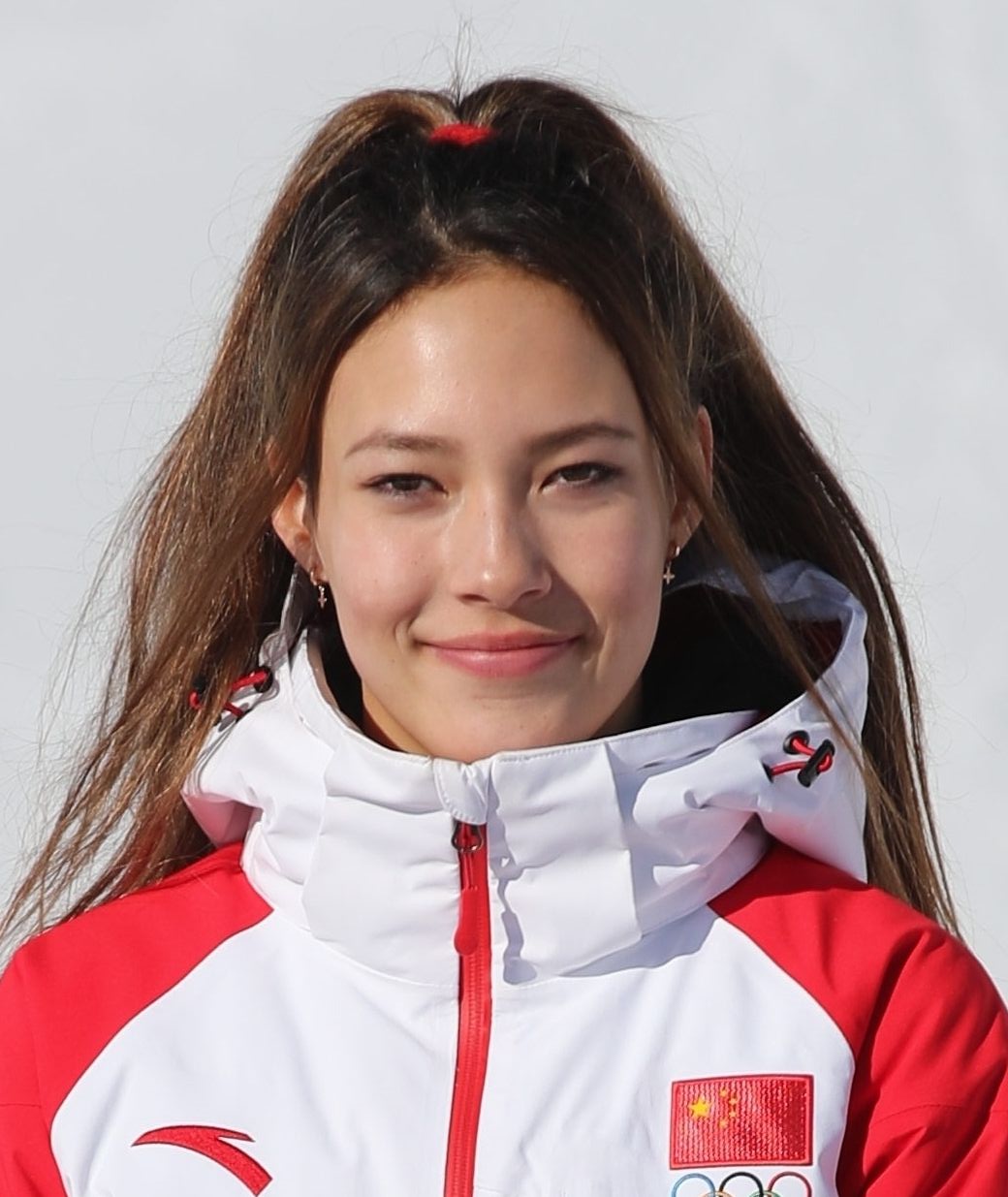 Eileen Gu e Zhu Yi, due atlete divise tra USA e Cina