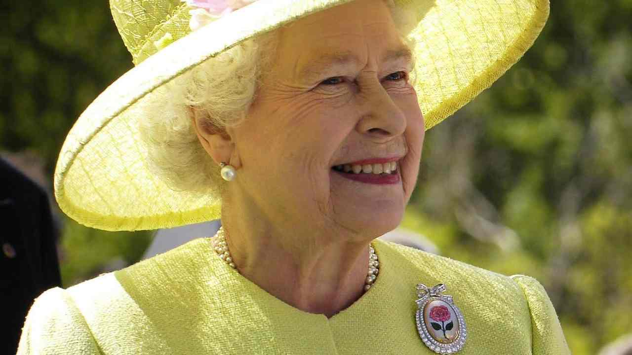 Un primo piano della Regina Elisabetta II