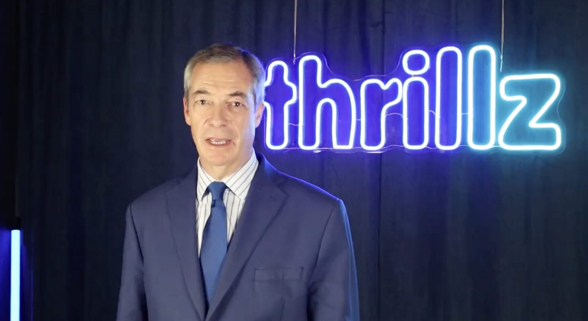 Nigel Farage, ora Mr. Brexit si dà ai video di auguri per San Valentino