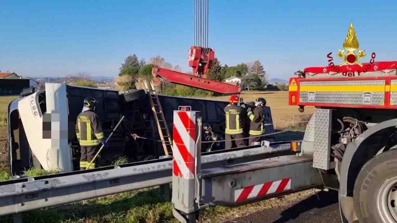 Autostrada A14: il luogo dell'incidente del pullman con i rifugiati dell'Ucraina