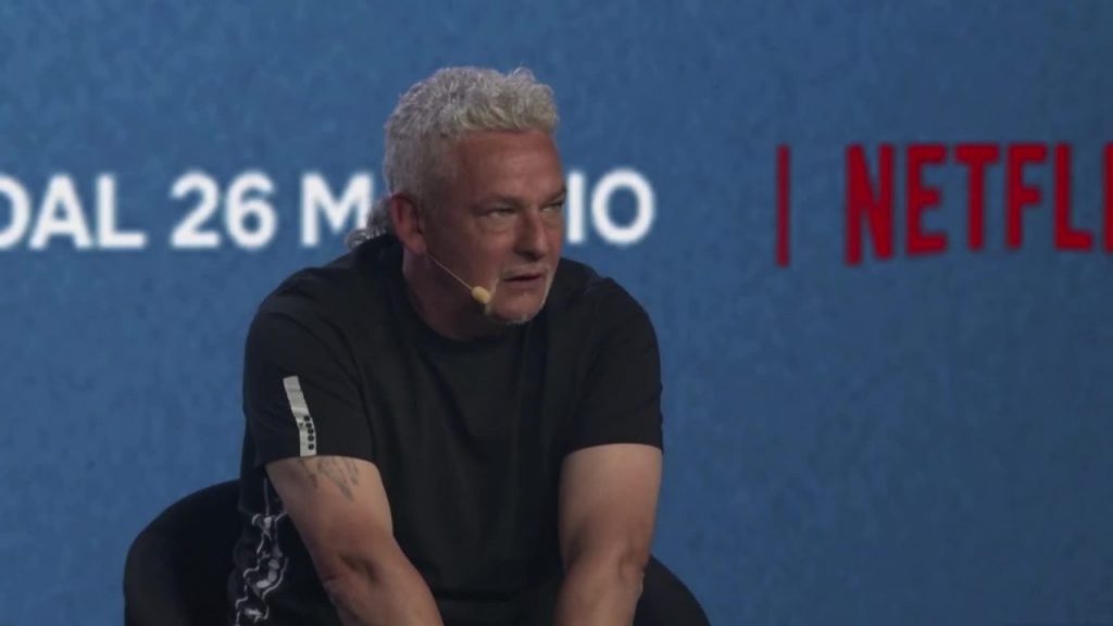 Roberto Baggio in una conferenza stampa