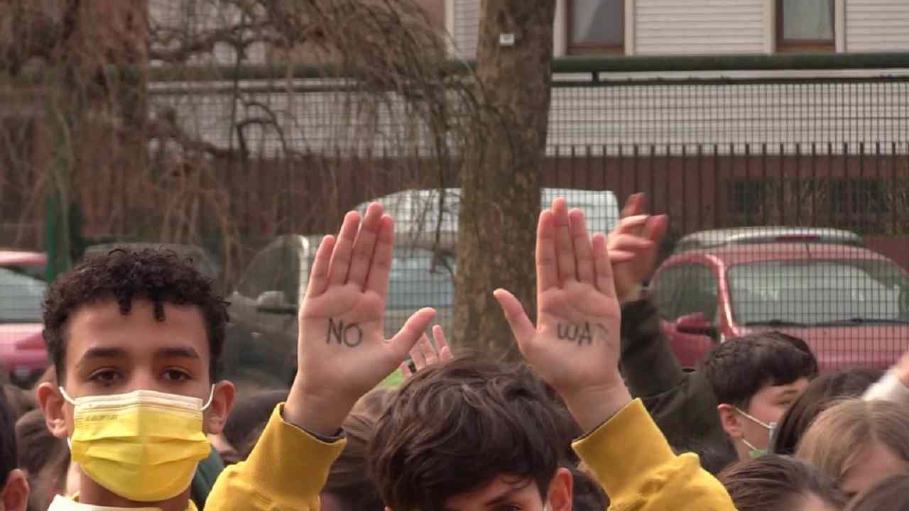 I bambini della scuola media Alvaro Gobetti di Torino