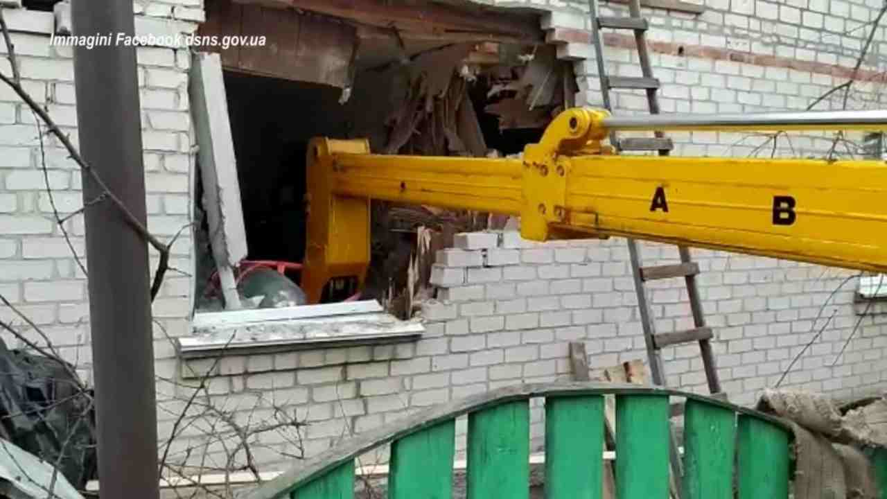 A Chernihiv bombe russe nei palazzi residenziali