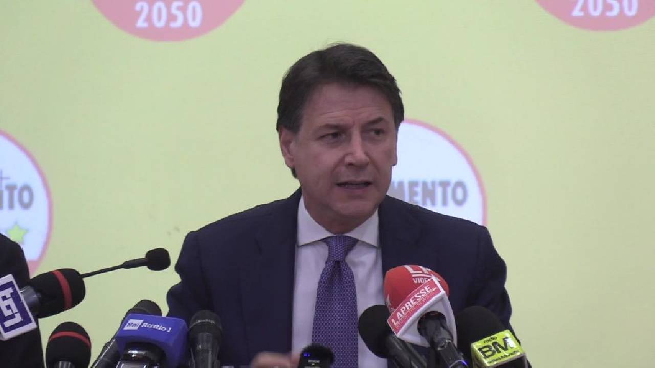 Giuseppe Conte commenta il Def