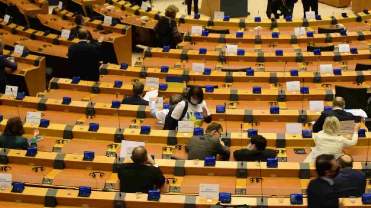 Gli europarlamentari supportano l'Ucraina