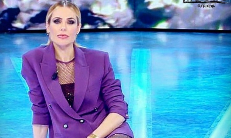 Ilary Blasi a L'Isola dei Famosi 