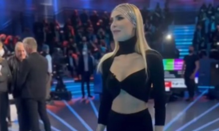 Outfit completo di Ilary Blasi
