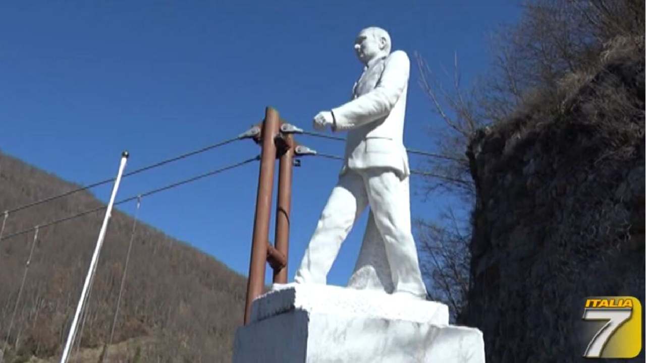 Statua raffigurante Vladimir Putin