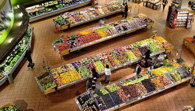 Immagine di un supermercato dall'alto