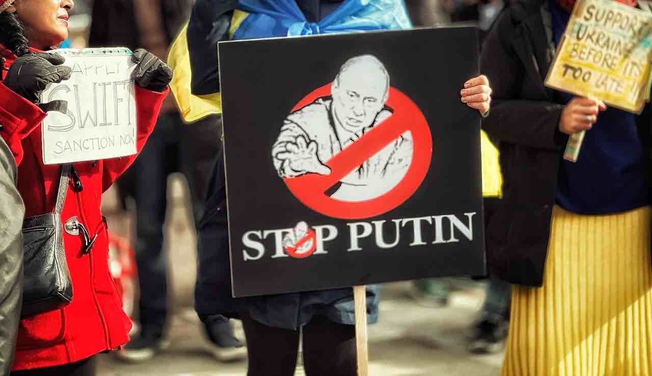 Manifestazione contro Putin guerra Ucraina