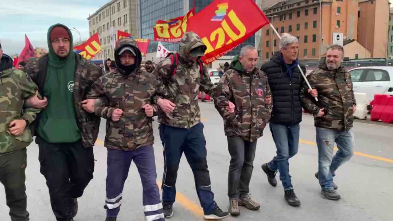 Protesta Usb porto Genova