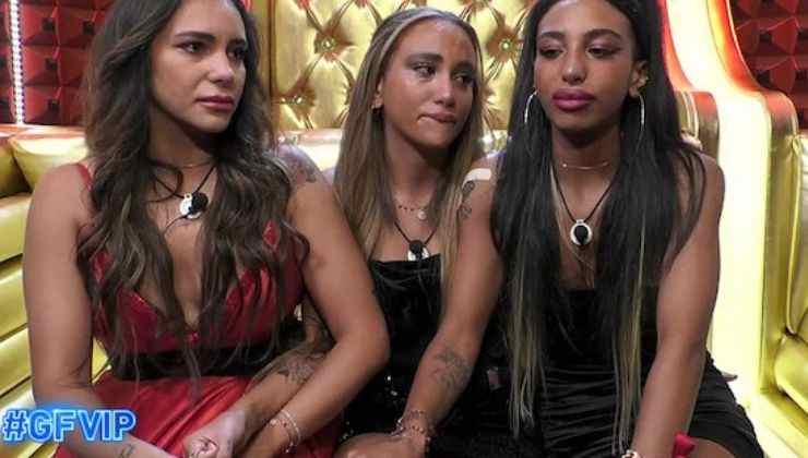 Jessica Selassie con le sorelle al Gf vip