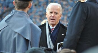 Joe Biden, scoppia nuovo guaio | Popolarità a picco, presidente Usa sempre più solo