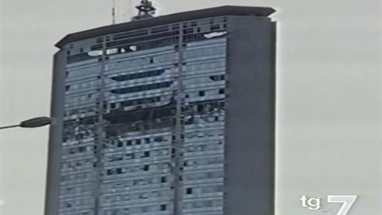 Lo schianto aereo sul Pirellone
