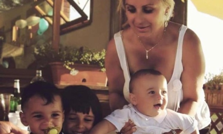 Tina Cipollari e i suoi tre figli 