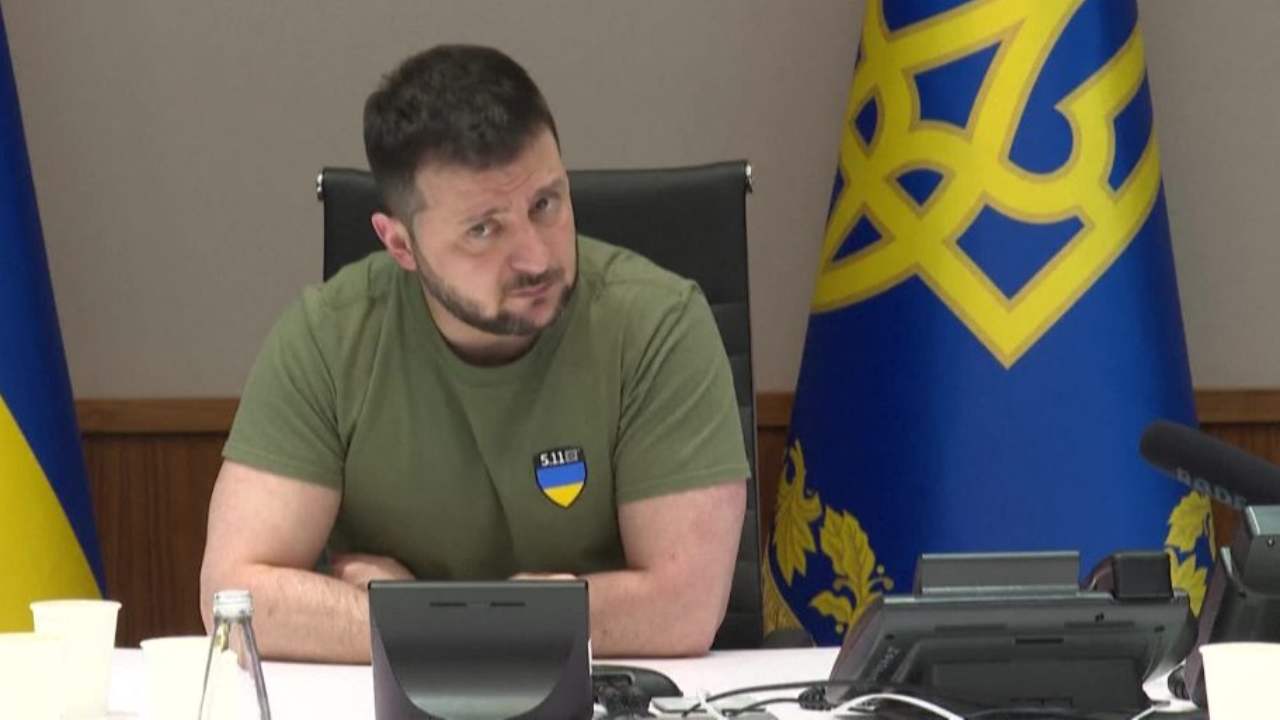 Ucraina, il presidente Zelensky in conferenza stampa