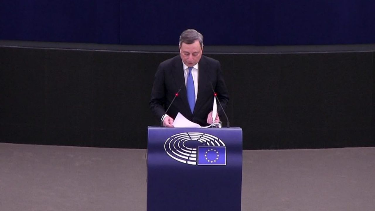 Mario Draghi, intervenuto per la prima volta alla plenaria del Parlamento europeo a Strasburgo