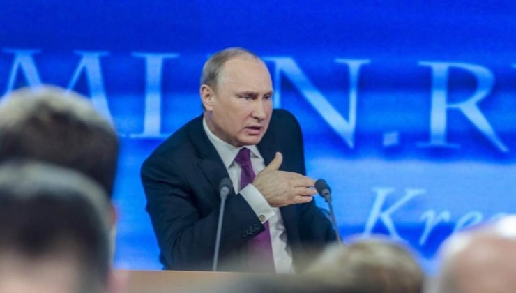 Vladimir Putin, soggetto che potrebbe soffrire di sindrome delle gambe senza riposo