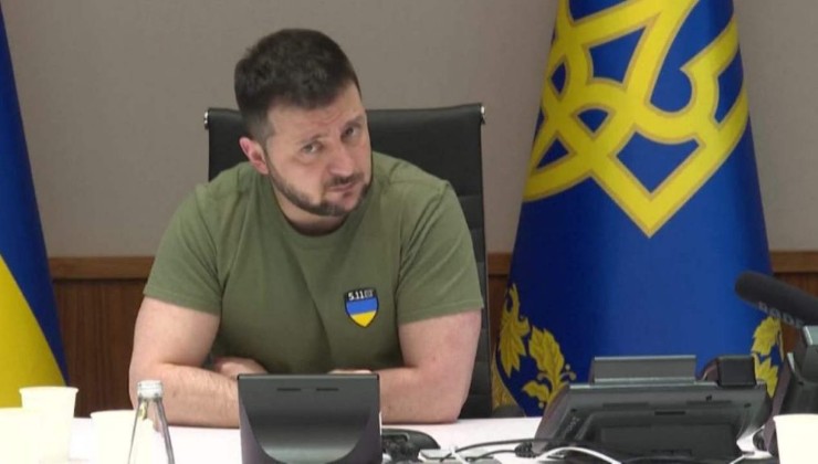 Il presidente dell'Ucraina Zelensky in conferenza stampa