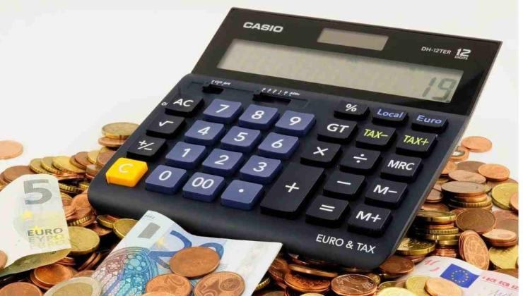 Calcolo soldi per stipendio e pagamento tasse