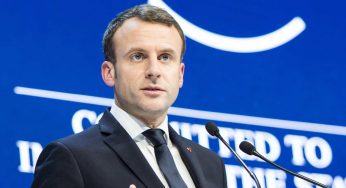 Meloni, colloquio informale con Macron: “Incontro proficuo”