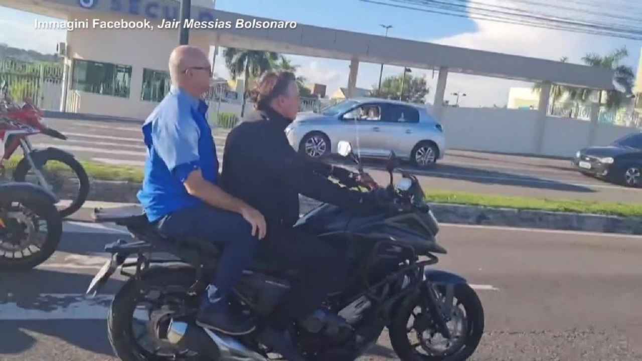 Bolsonaro in moto