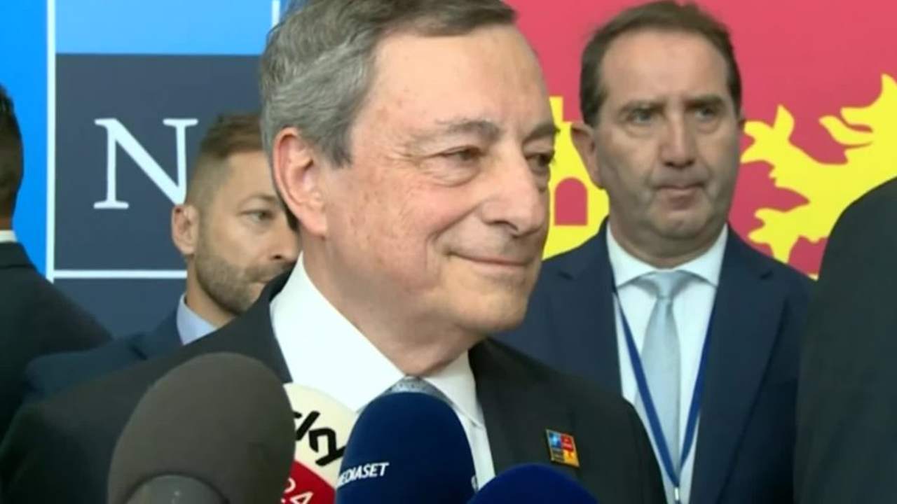 Draghi: "Ho parlato con Conte, il Governo non rischia"